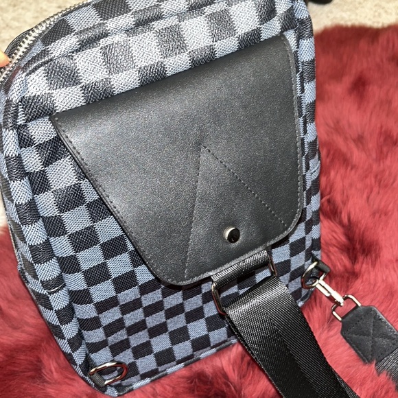 NEW Grey Black Sling Crossbody Purse Checkered Backpack Bag faux leather - Picture 4 of 6